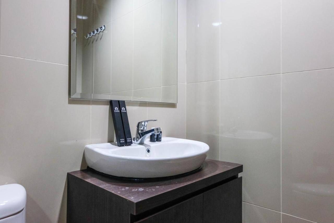 טנגרנג Elegant 2Br Apartment At M-Town Signature Near Shopping Mall By Travelio מראה חיצוני תמונה